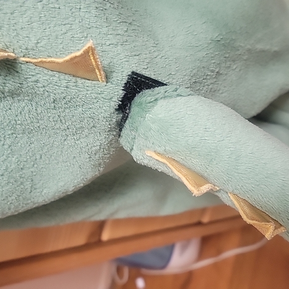 Green dinosaur onesie size 4T - Picture 6 of 7